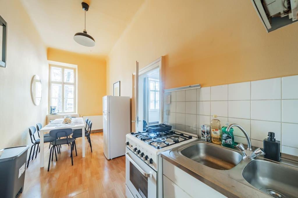 Zentrale Wohnung Fuer Entdecker Vienna Luaran gambar
